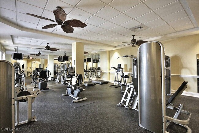 Building Photo - 2825 Palm Beach Blvd