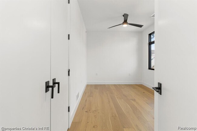Building Photo - 1642 Bagley St