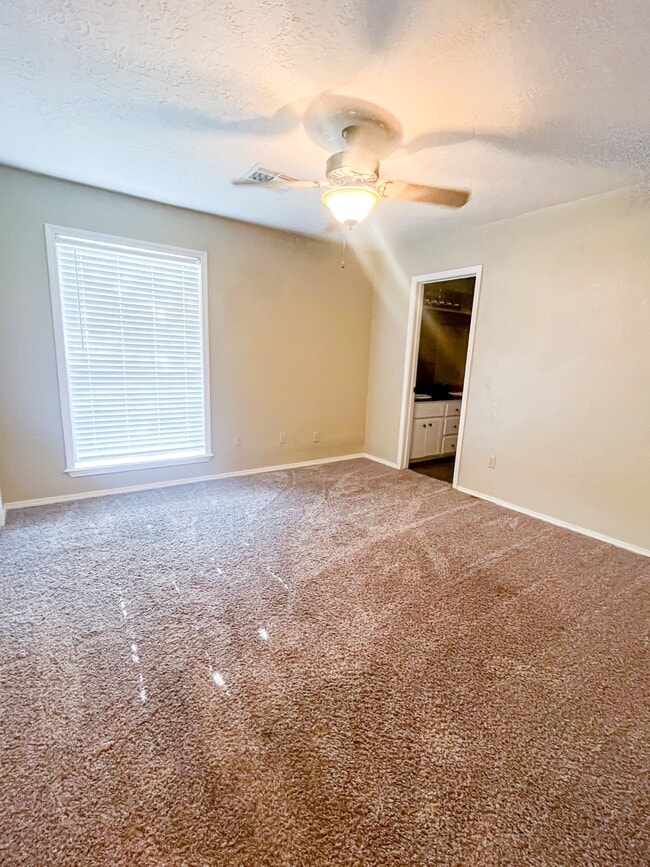 Building Photo - 1601 SW Boyles Landing Rd