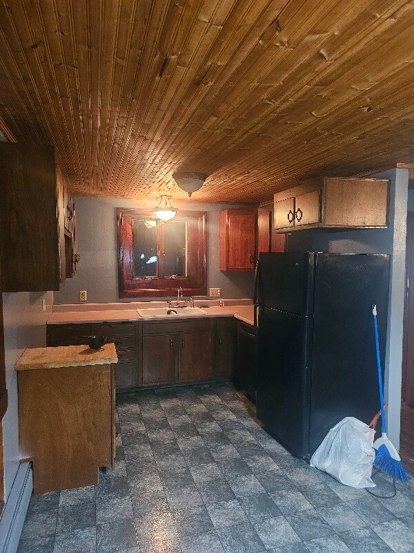 Building Photo - 19 Lloyd Dr