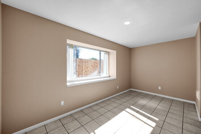 Building Photo - 11923 Silver Canyon Ln