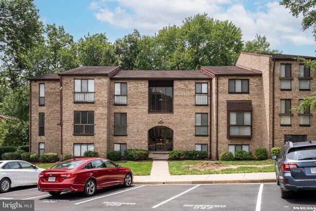 Building Photo - 2045 Royal Fern Ct