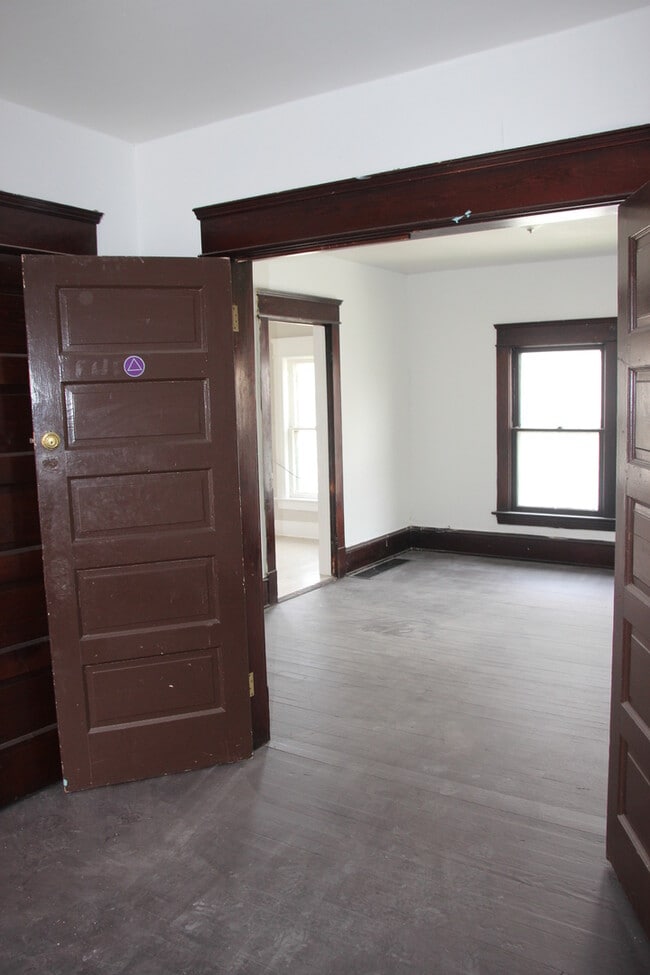 Building Photo - 3910 Carlyle Ave