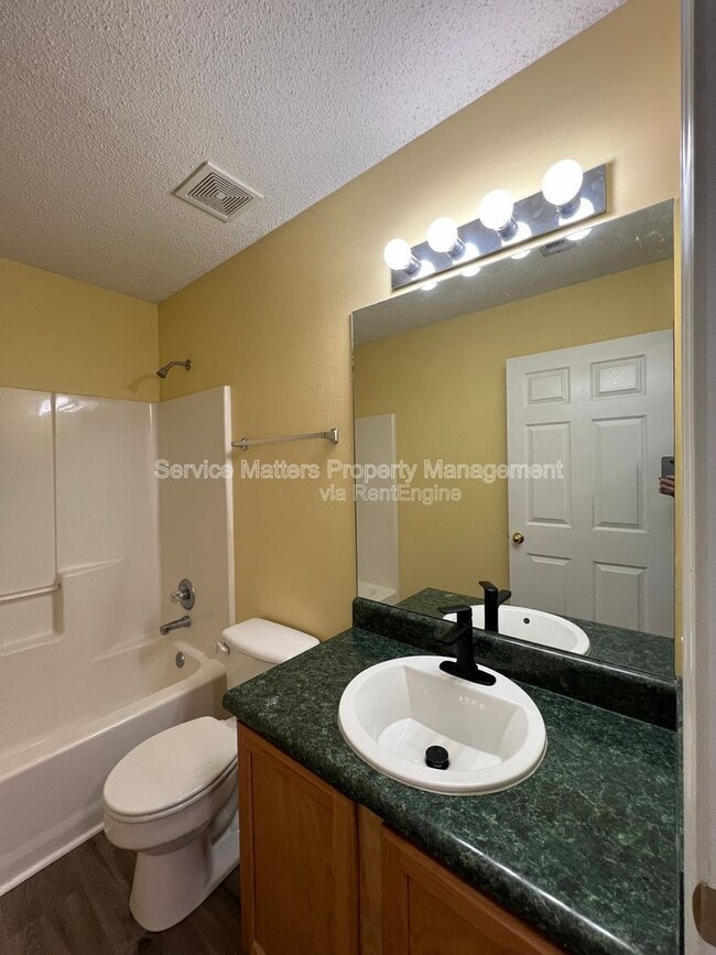 Building Photo - 2439 Redoubt Ave