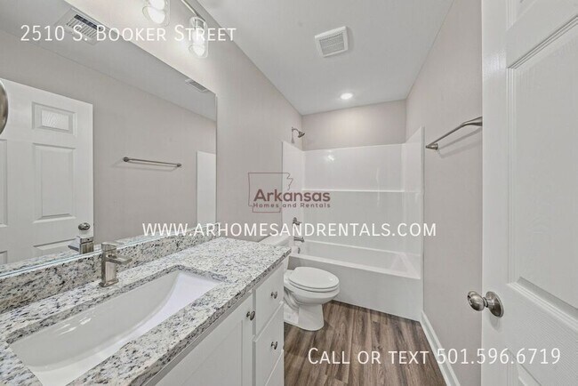 Building Photo - 2510 Booker St