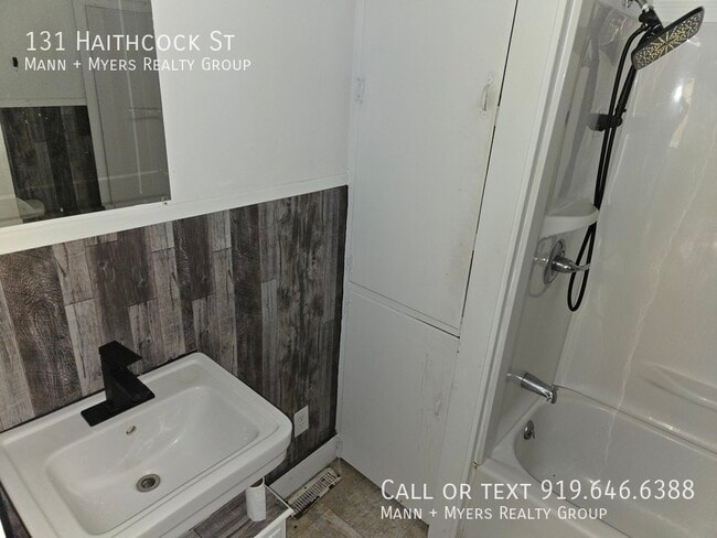 Building Photo - 131 Haithcock St