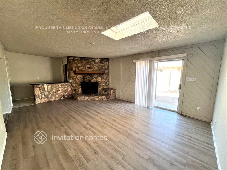 Building Photo - 5942 W Whitton Ave