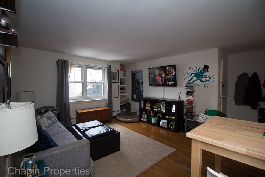 Building Photo - 91 Chestnut St