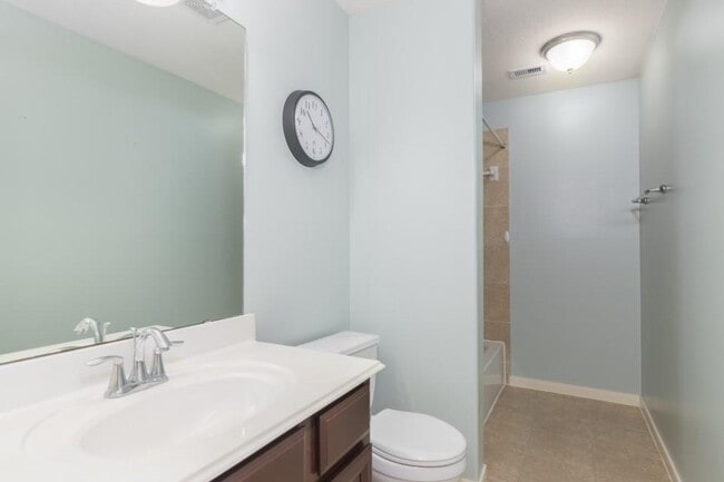 Building Photo - 7706 Quiet Trace Ln