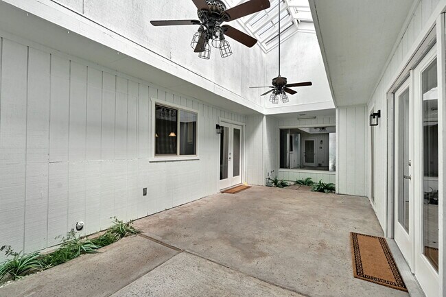 Building Photo - 1808 Cougar Ln