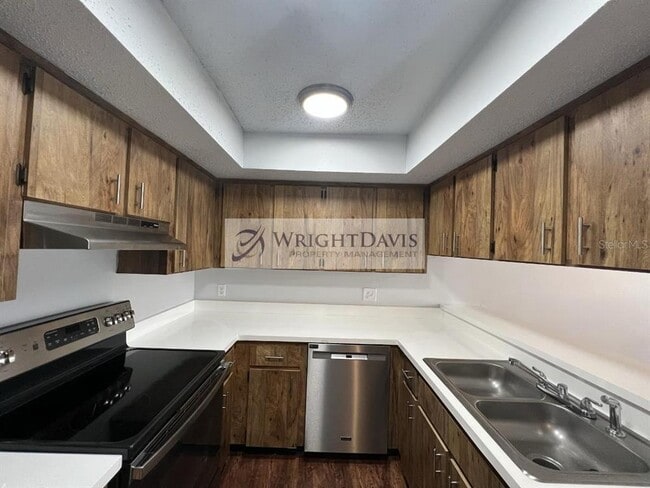 Building Photo - 3151 Bloomingdale Villas Ct