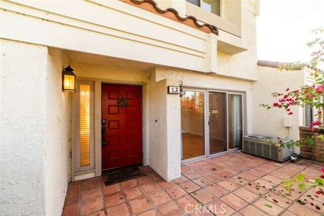 Building Photo - 13 Morena