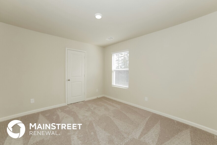 Building Photo - 334 Augusta Woods Dr