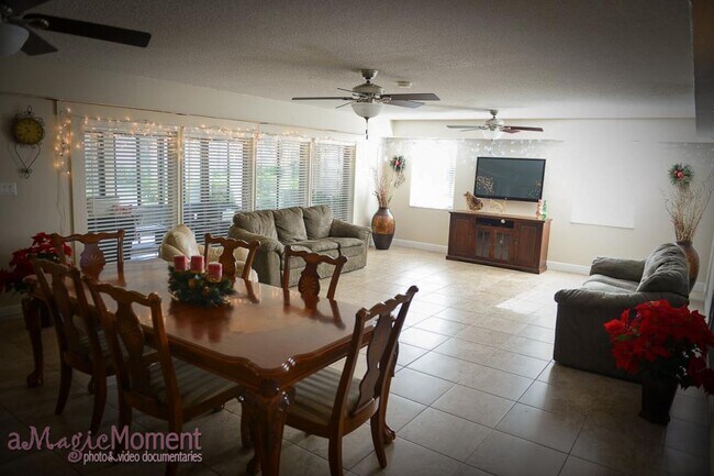 Building Photo - 165 Springwood Circle unit D