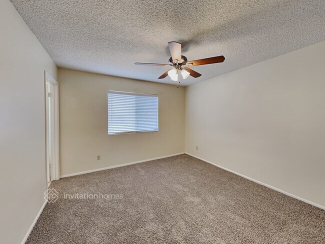 Building Photo - 4707 W Villa Maria Dr