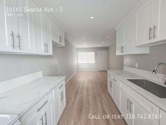 Building Photo - 10165 Samoa Ave