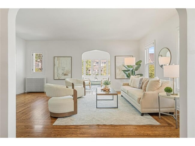 Building Photo - 1621 W 25th St