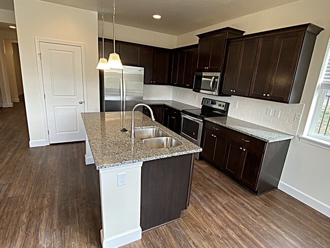 Building Photo - 309 E Sicily Dr