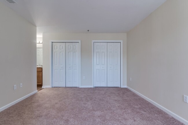 Building Photo - Welcome Home – Spacious Apartment with Mod...