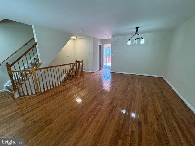 Building Photo - 6007 Rose Bay Dr