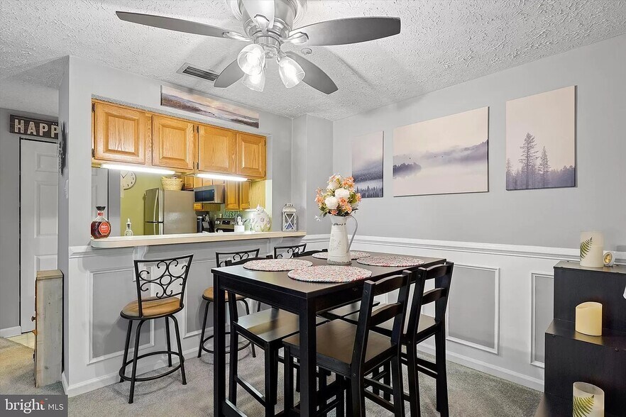 Building Photo - 209 Oak Leaf Cir