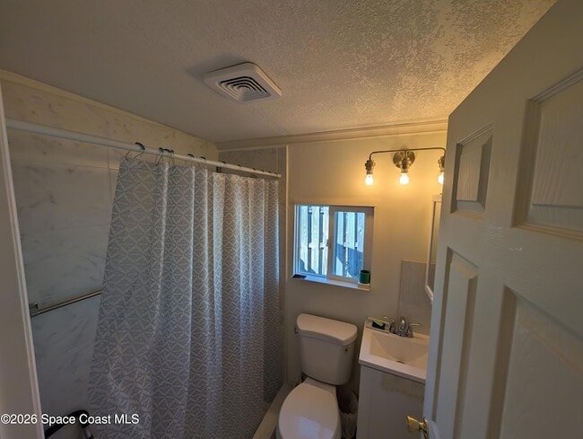 Building Photo - 2050 N Shannon Ave