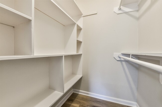 Building Photo - 515 Bellmar Ln