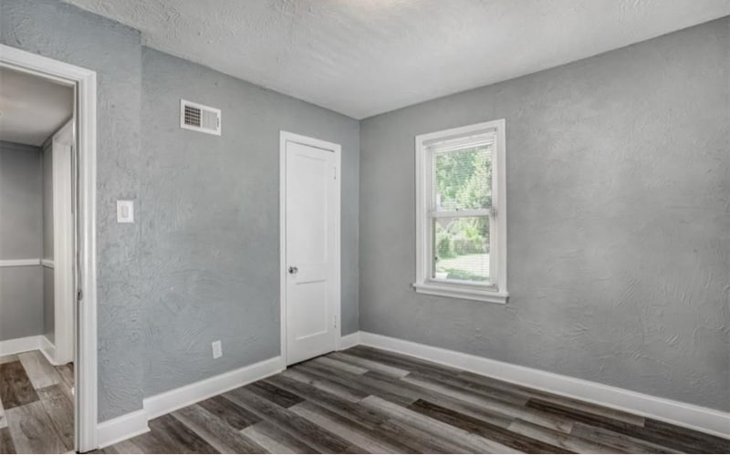 Building Photo - 2431 Gass Ave