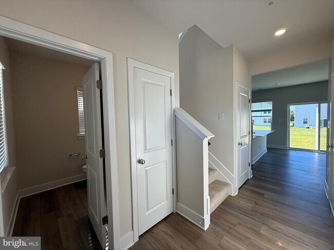 Building Photo - 1670 Lake Placid Dr