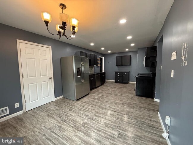 Building Photo - 7635 Stoney Creek Dr