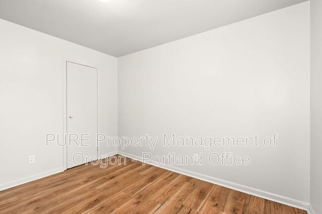 Building Photo - 6924 N Amherst St