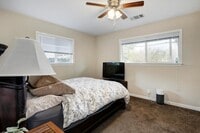 Building Photo - Beautiful Renovated 3/1 In Sacramento