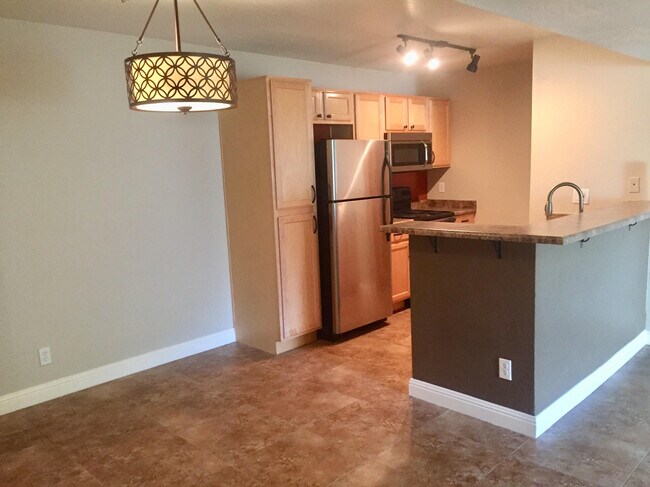 Kitchen area - 2938 N 61st Pl