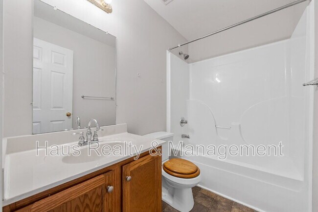 Building Photo - 1109 Gunpoint Dr