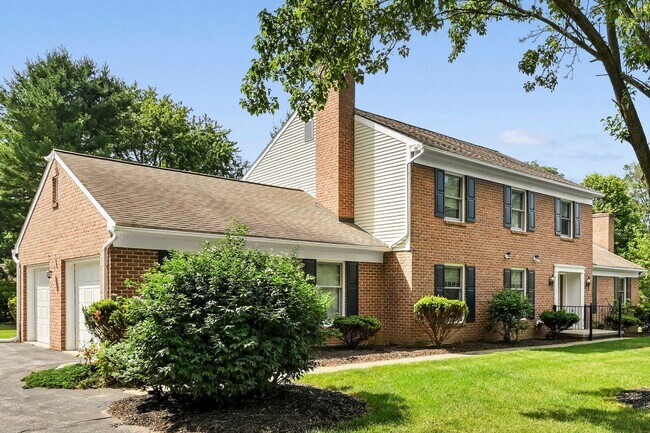 Building Photo - 684 Steinman Ct