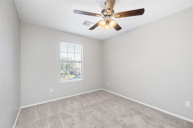 Building Photo - 20231 Niagara Falls Dr