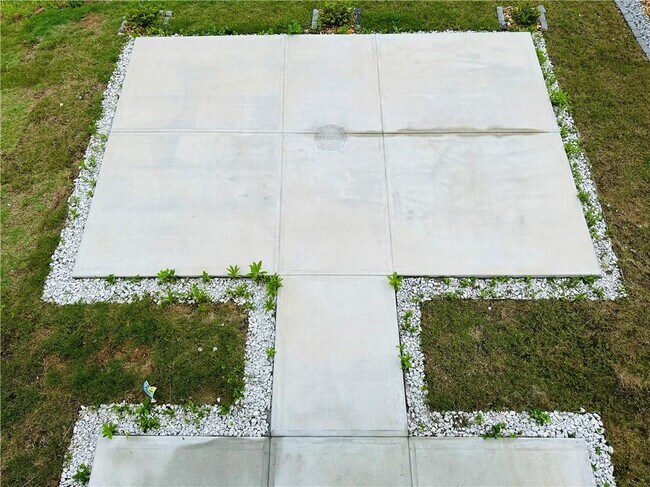 Building Photo - 4800 Sierra Creek Dr NE