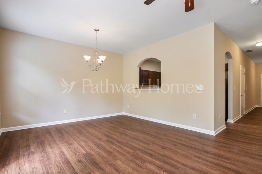 Building Photo - 3039 Bonnes Dr