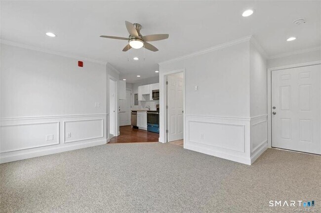 Building Photo - 1091 Whalley Ave