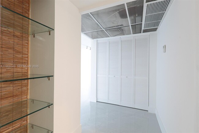 Building Photo - 6801 Indian Creek Dr