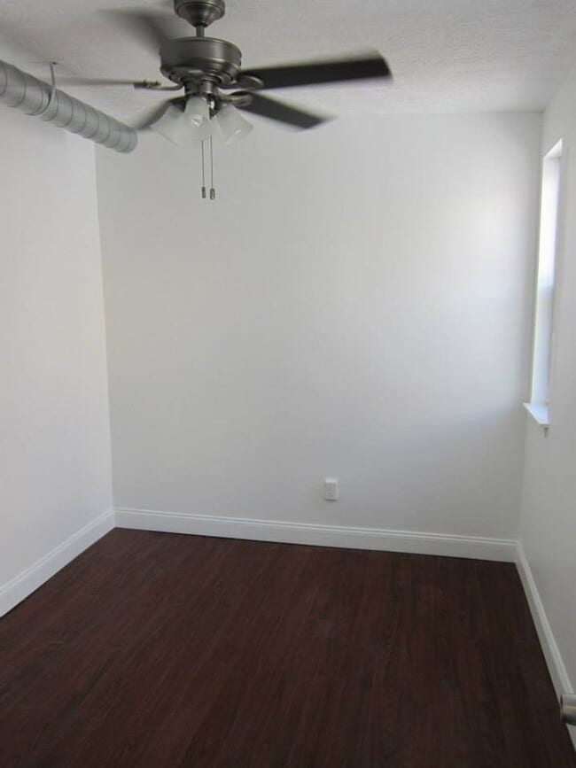 Building Photo - Beautiful 3 bed, 1 bath luxury apartment South Side Flats