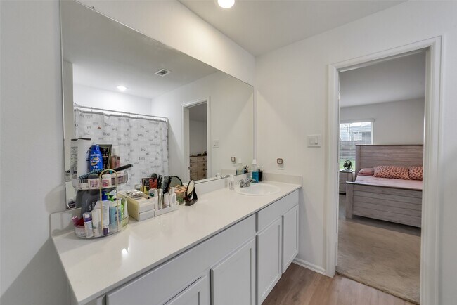 Building Photo - 27110 Breakaway Ln