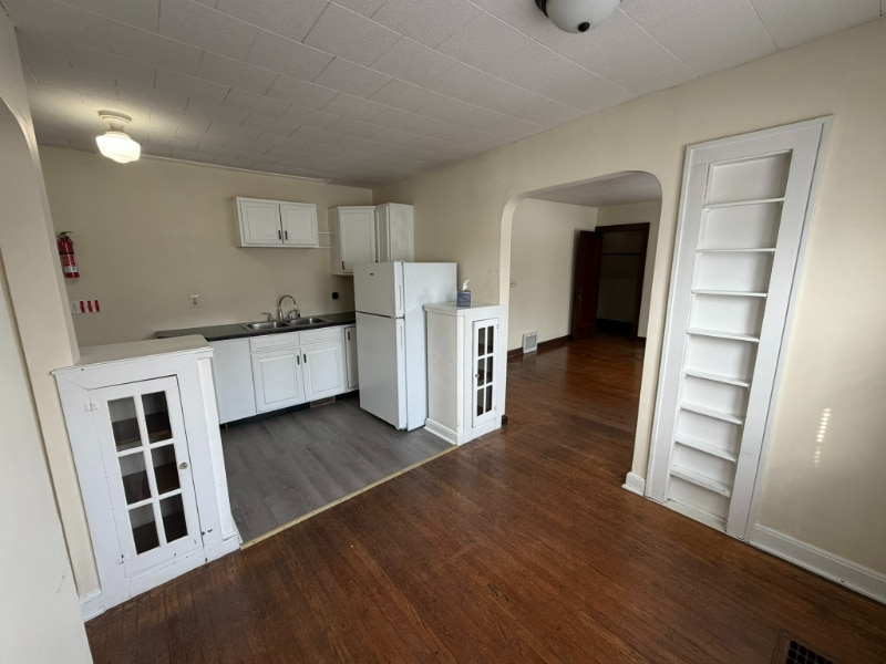 Building Photo - 1320 Broad Blvd