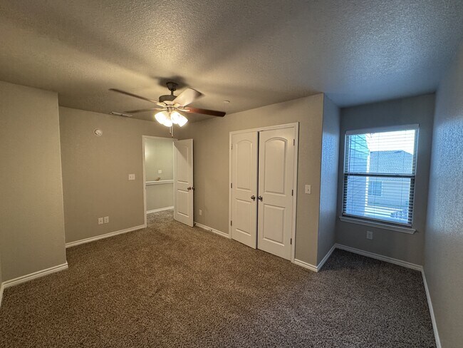 Building Photo - 7611 Stonehollow
