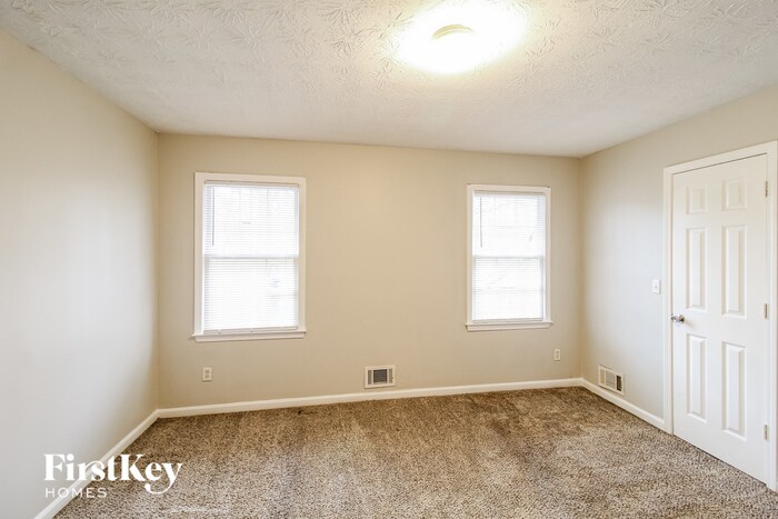 Building Photo - 5266 Ridge Forest Dr