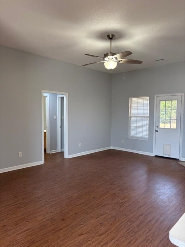 Building Photo - 1139 Breezy Valley Dr