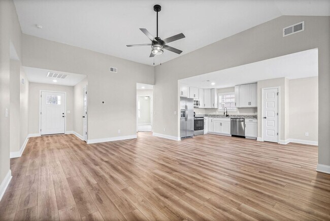 Building Photo - New Construction Three Bedroom!