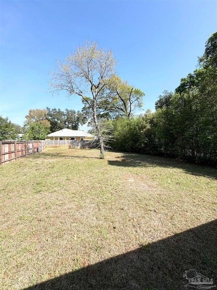 Building Photo - 1318 Wilson Ave