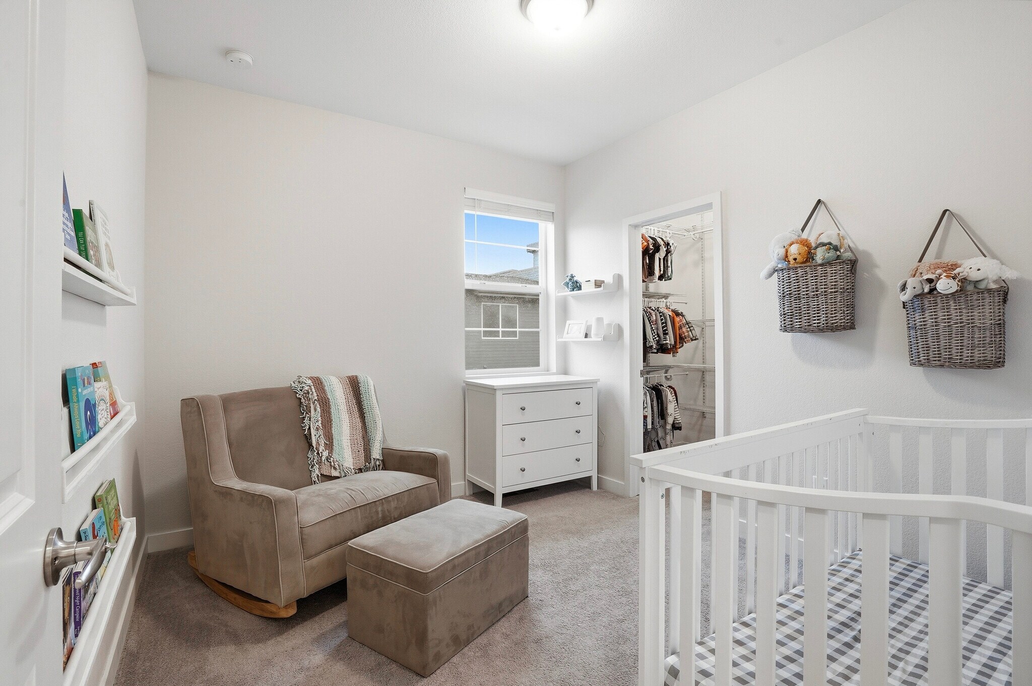 Building Photo - 6793 Navajo Way