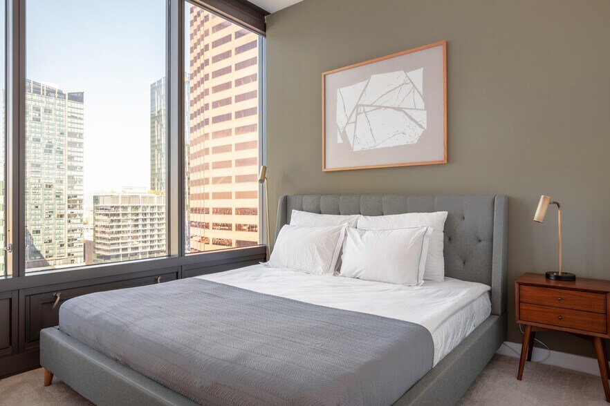 Building Photo - 1000 Lupine-SI FL1-ID12701A